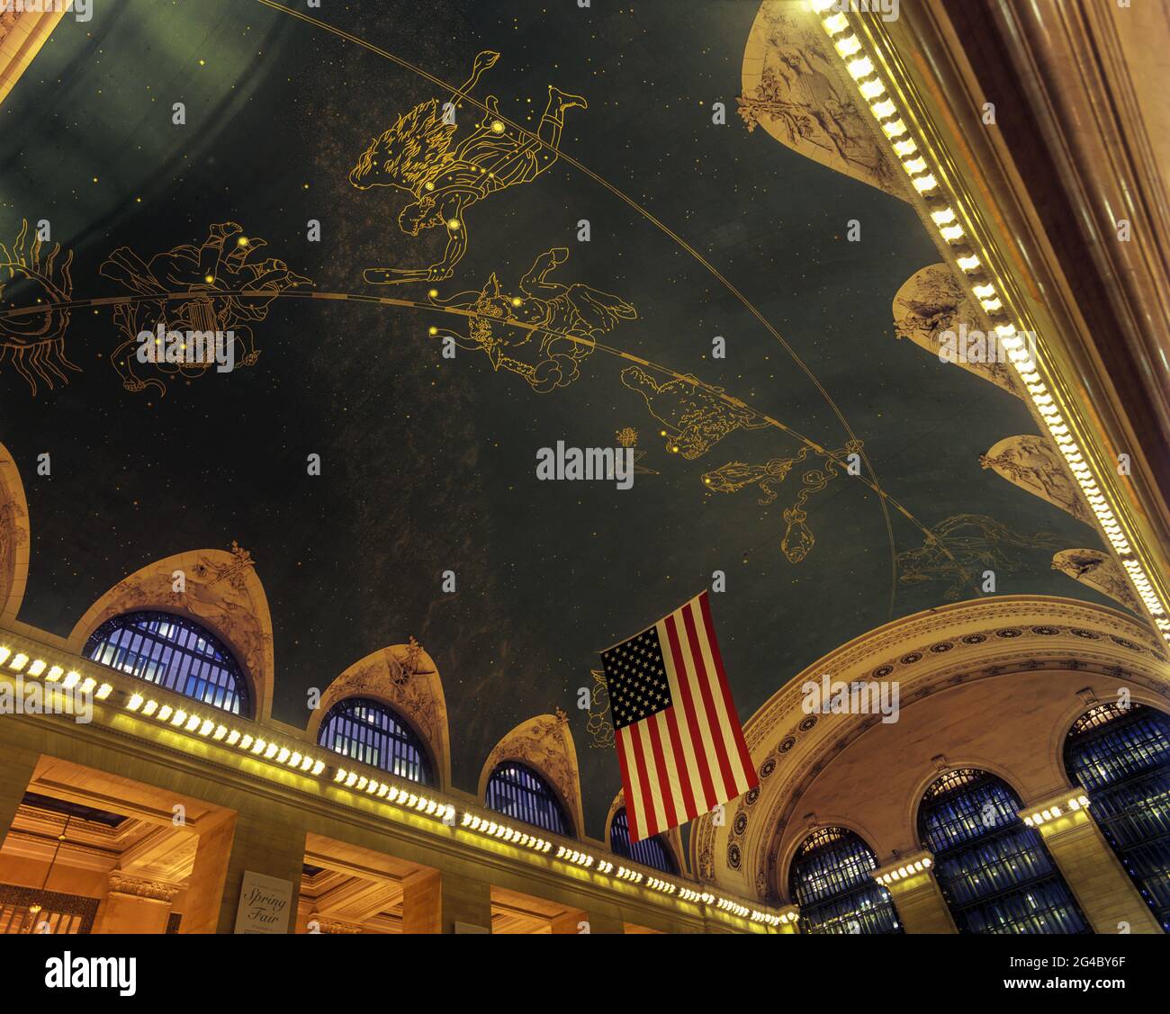 2007 STORICO SOFFITTO (©PAUL HELLEU 1913) ATRIO PRINCIPALE GRAND CENTRAL TERMINAL (©WARREN & WETMORE 1913) MIDTOWN MANHATTAN NEW YORK CITY USA Foto Stock