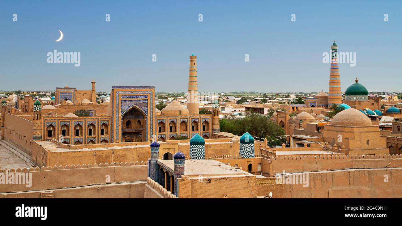 Skyline dell'antica città di Khiva, Uzbekistan. Foto Stock