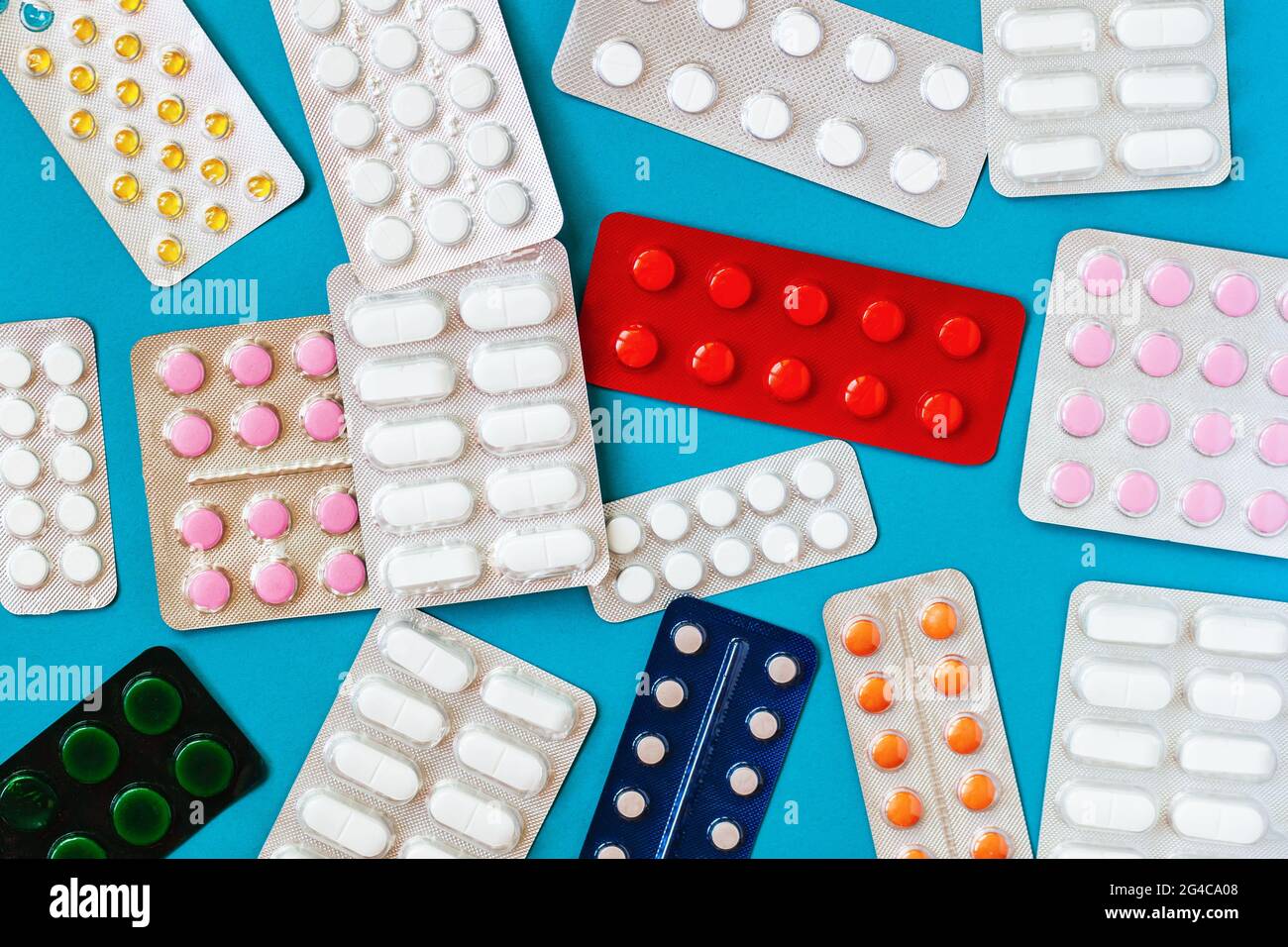 Confezioni blister di diversi tipi di pillole, compresse