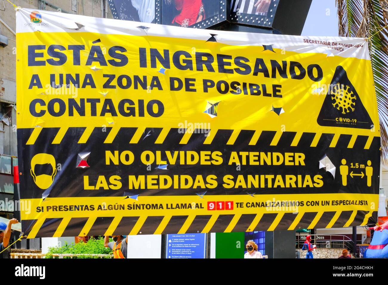 Avviso pubblico di una zona di contagio di Covid ad alto rischio nella zona alberghiera di Cancun Messico, Foto Stock