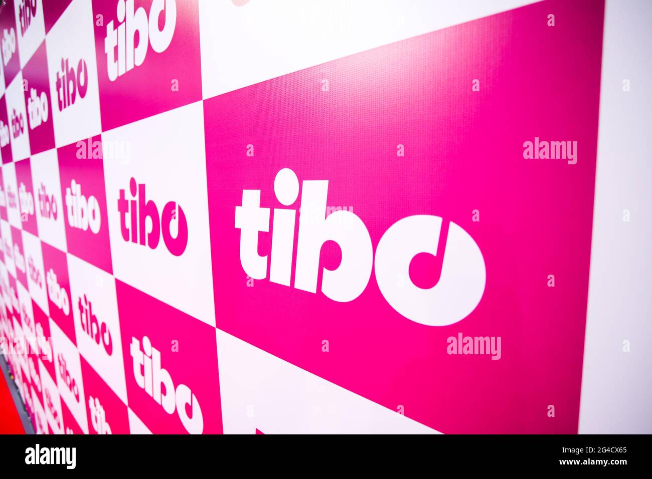 Minsk. Bielorussia: 03.06.2021 - Logo della mostra Tibo a Minsk, Bielorussia. 27° forum internazionale specializzato in telecomunicazioni, informazione e tecnologie bancarie Foto Stock