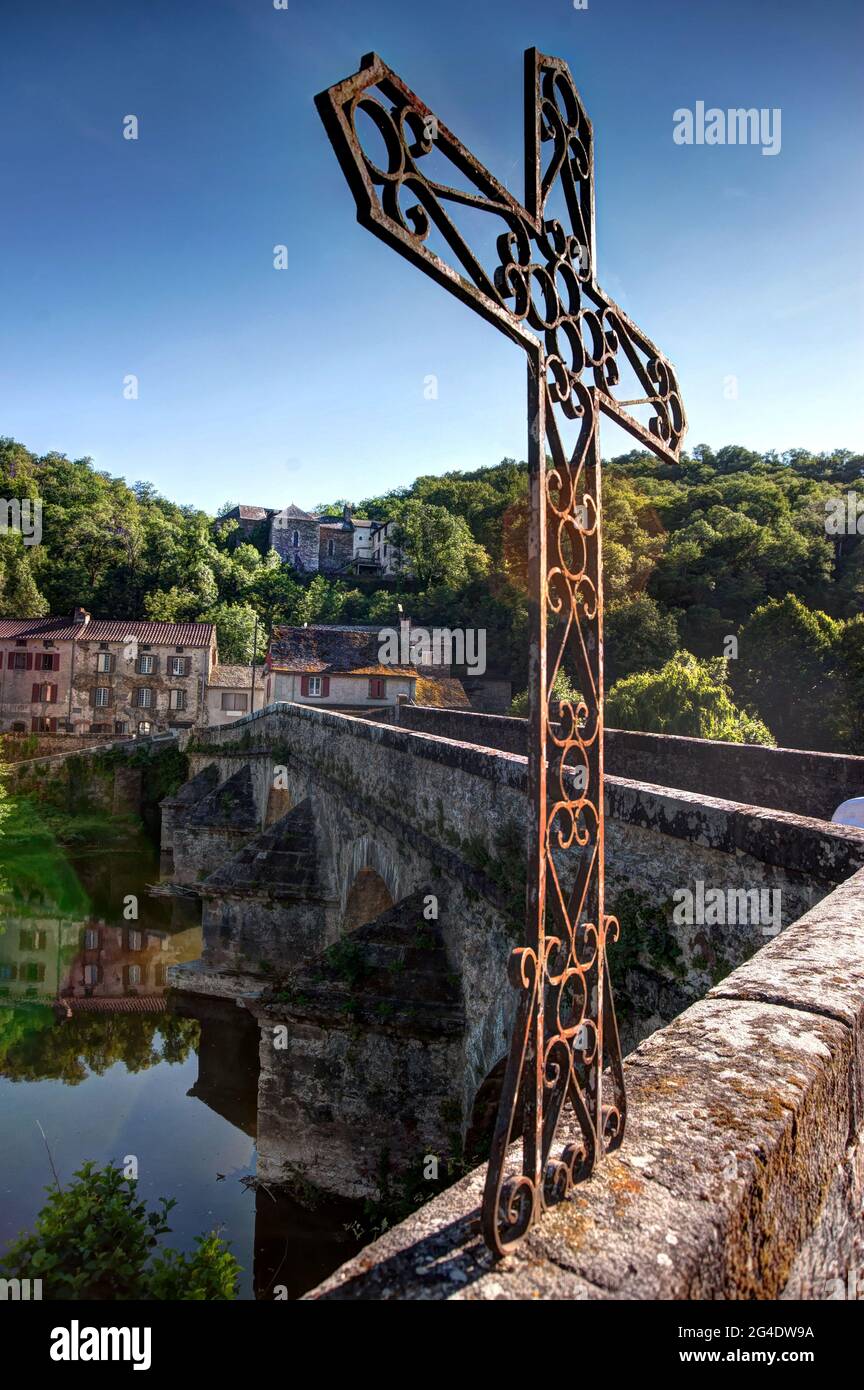 Wayside attraversare a Pont de Cirou al confine tra Aveyron e Tarn, Francia Foto Stock