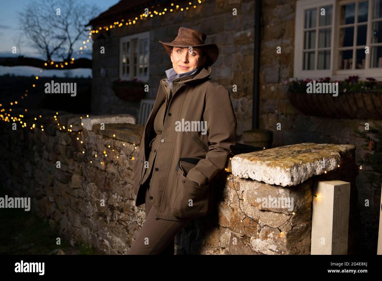 Emma McDonald, il proprietario di Chequers Holiday Cottage vicino a Osmotherley nel Nord Yorkshire che ha caratterizzato nel BBC TV Christmas Special con Bob M Foto Stock