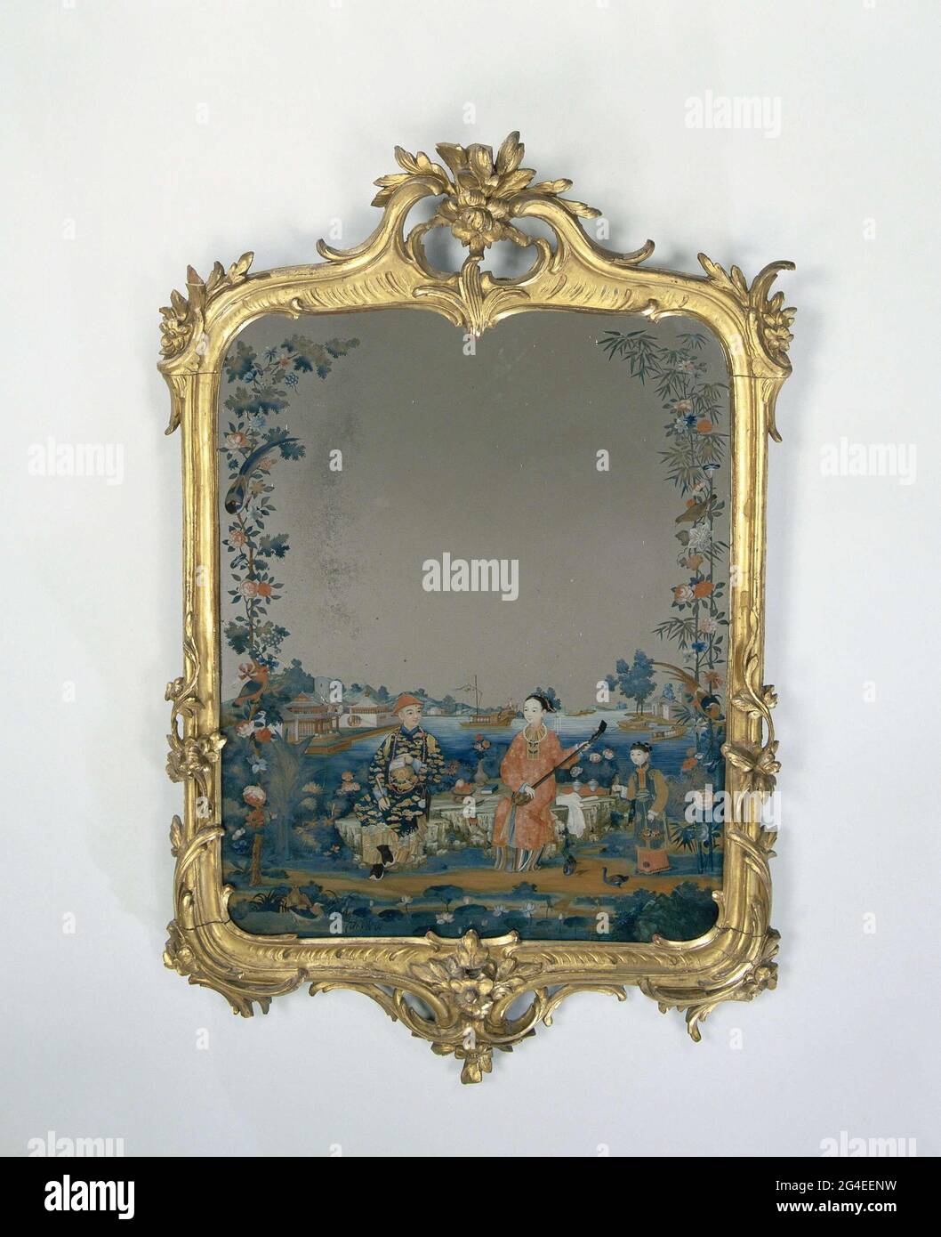 Questi specchi, dipinti a Canton (Cina), sono stati appositamente  realizzati per l'esportazione. In seguito furono incorniciati nei Paesi  Bassi nello stile rococò dell'epoca attuale. Così sono stati specchi  esotici adattati per