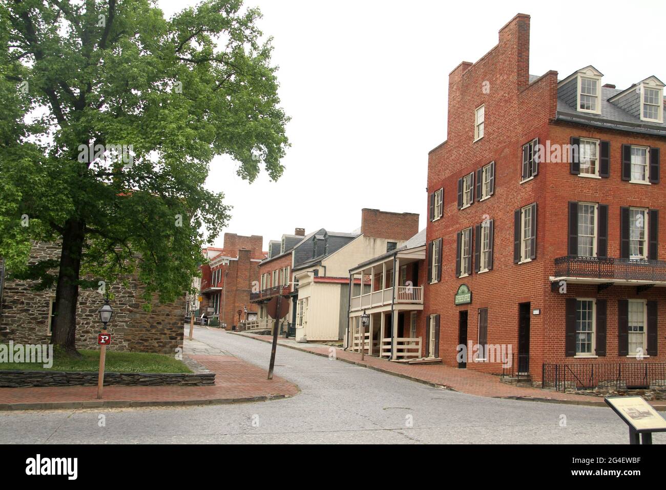 Vecchi edifici storici nel parco storico nazionale Harpers Ferry, West Virginia, USA Foto Stock