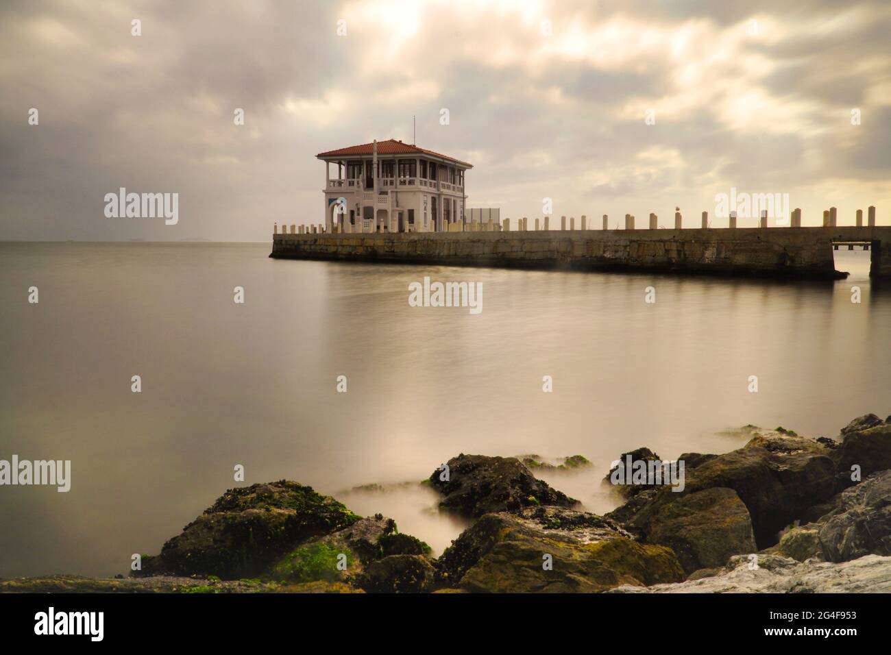 Il molo storico di Kadikoy Moda al tramonto in estate, Istanbul, Turchia Foto Stock