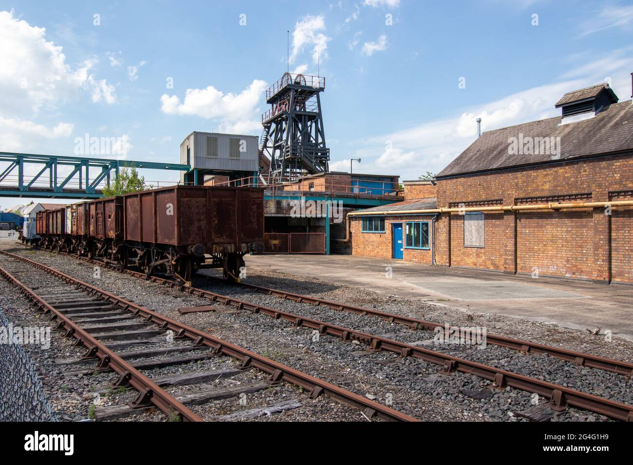 Snibston Colliery Museum situato a Coalville, Leicestershire. Il Colliery fu fondato nel 1832 da George Stephenson. È ora un museo minerario. Foto Stock