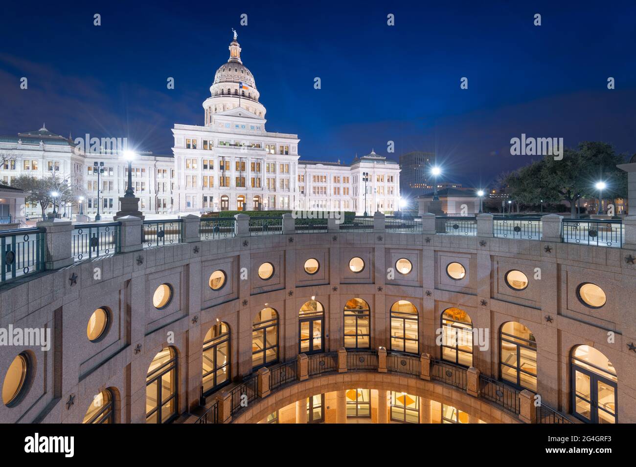 Austin, Texas, USA, presso il Campidoglio dello stato del Texas di notte. Foto Stock