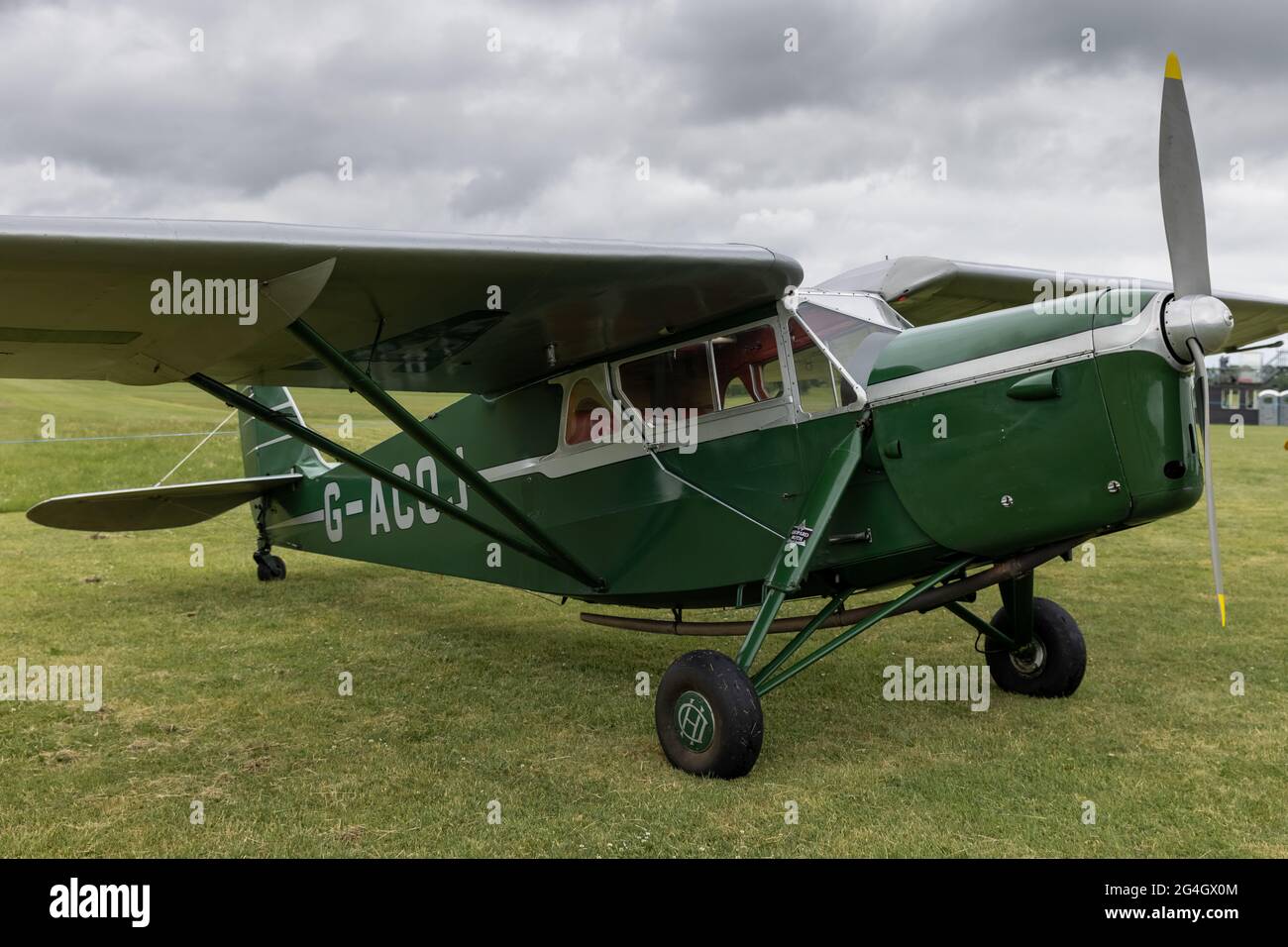 1934 De Havilland DH.85 Leopard Moth (G-ACOJ) al Shuttleworth Evening Airshow il 19 giugno 2021 Foto Stock