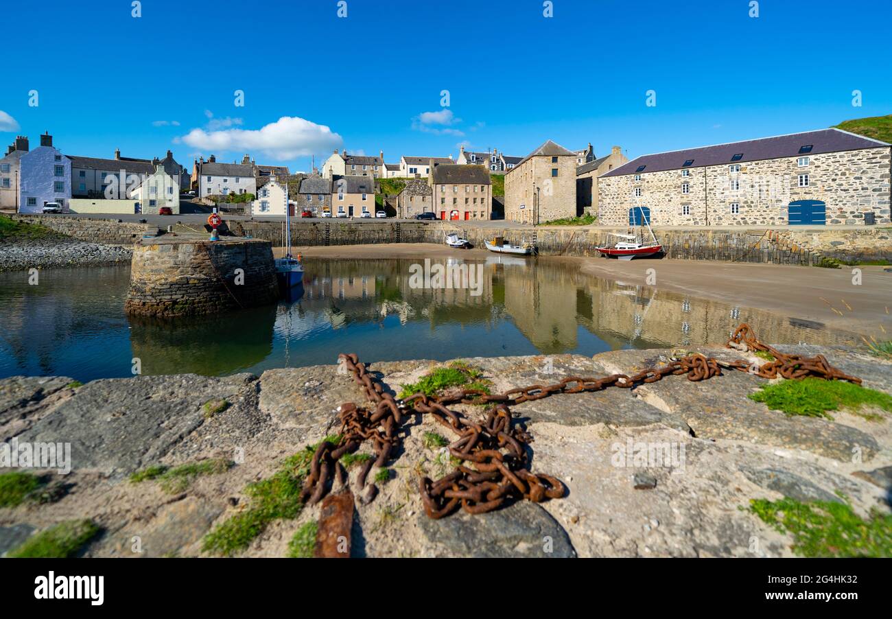Vista del porto storico a Portsoy in Aberdeenshire sulla Moray firth, Scozia, Regno Unito Foto Stock