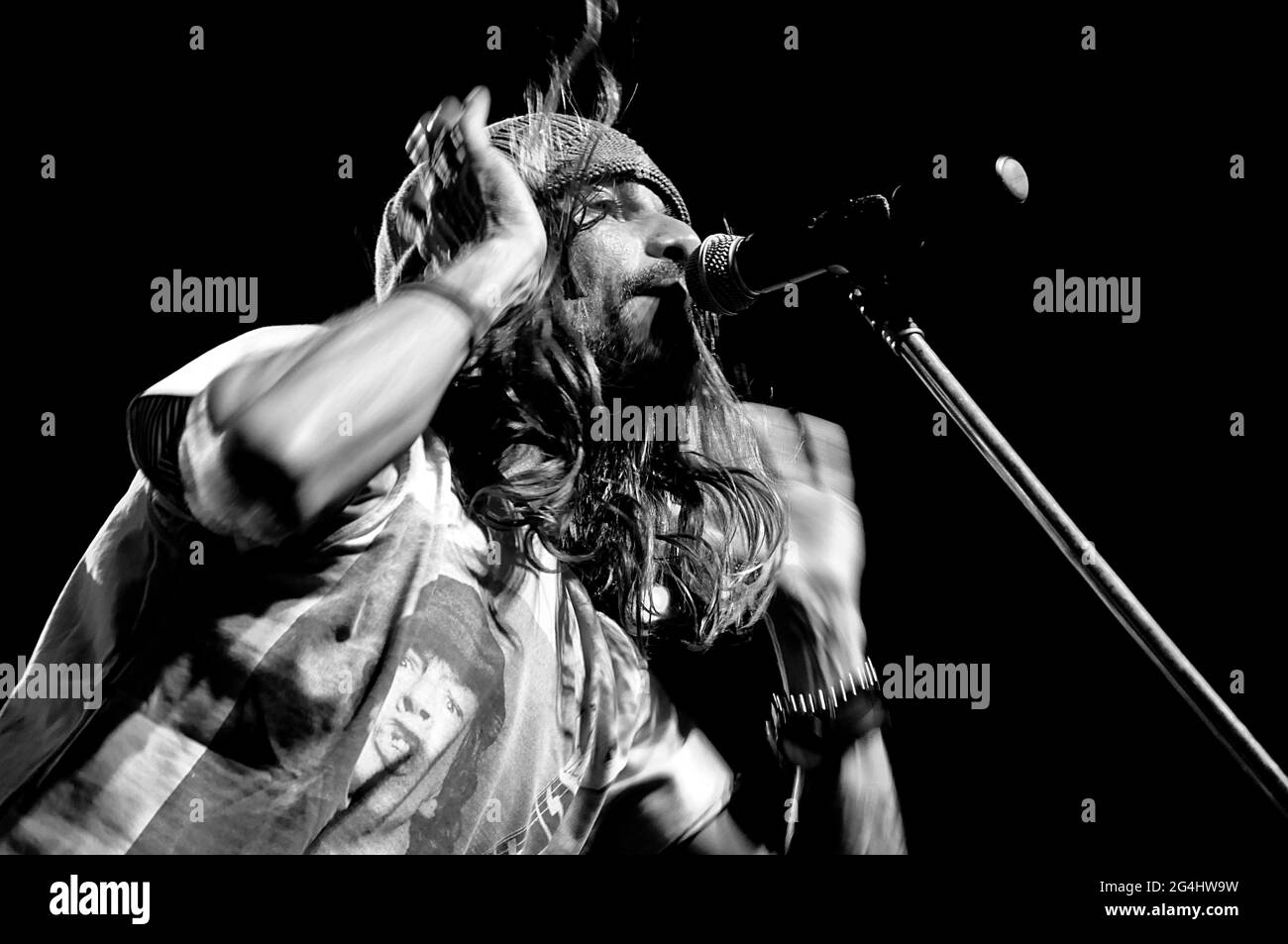 Armandinho e la sua band in concerto dal vivo a Groove, Buenos Aires, Argentina (17 agosto 2014). Foto Stock