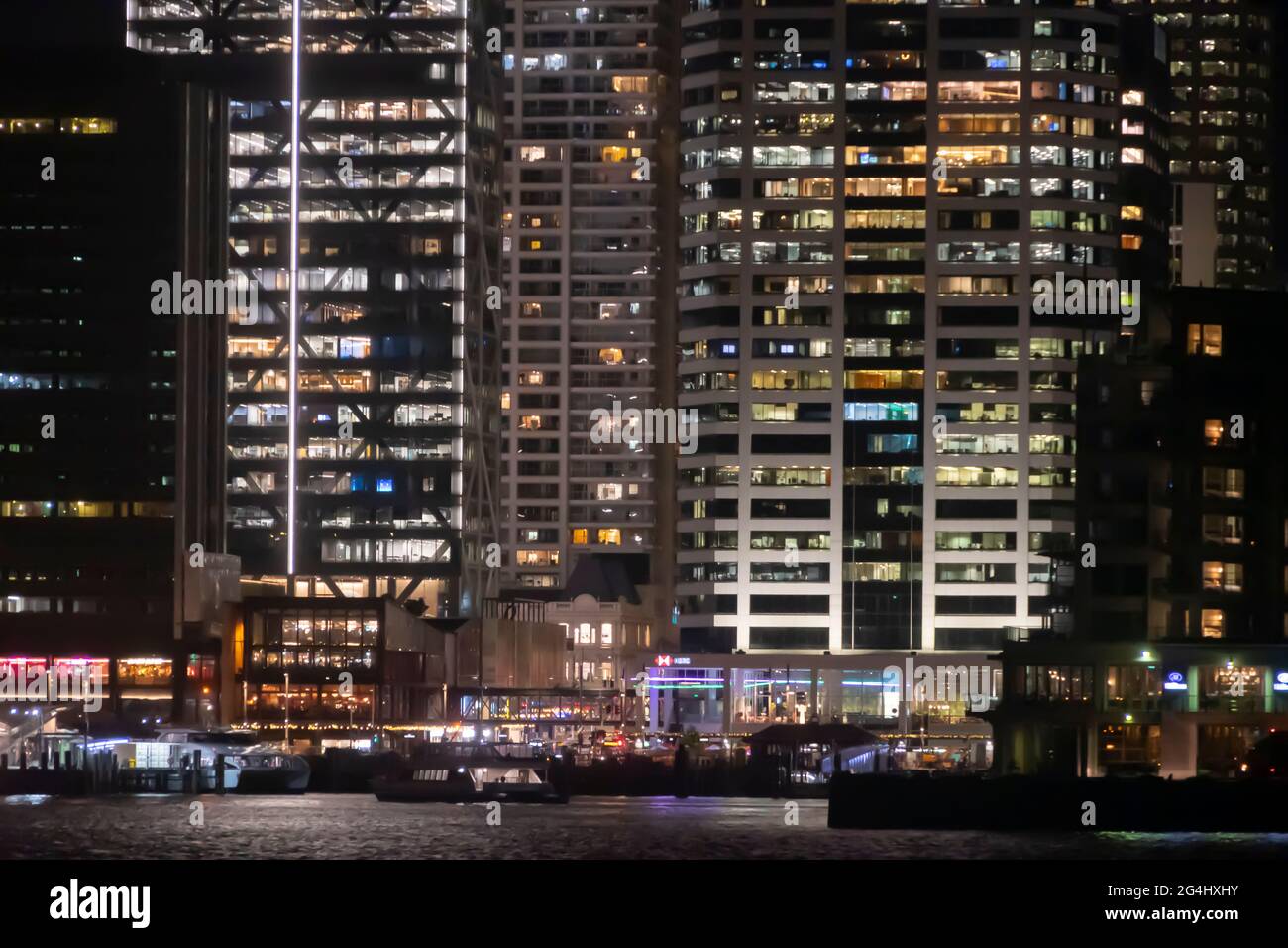 Uffici nel quartiere centrale degli affari di Auckland di notte, Isola del Nord, Nuova Zelanda Foto Stock