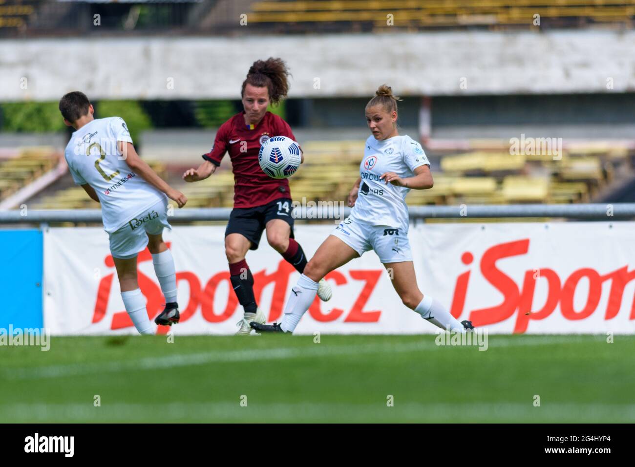 Praga, Repubblica Ceca. 19 giugno 2021. Nike ball in focus durante la partita I. liga Zeny tra Sparta Praga e 1. FC Slovacko allo Stadio Strahov, Repubblica Ceca. Credit: SPP Sport Press Photo. /Alamy Live News Foto Stock