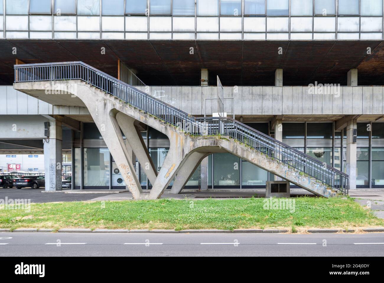 Praga, Repubblica Ceca. 19 giugno 2021. Scala di fronte allo stadio Strahov dopo la partita I. liga Zeny tra Sparta Praga e 1. FC Slovacko allo Stadio Strahov, Repubblica Ceca. Credit: SPP Sport Press Photo. /Alamy Live News Foto Stock