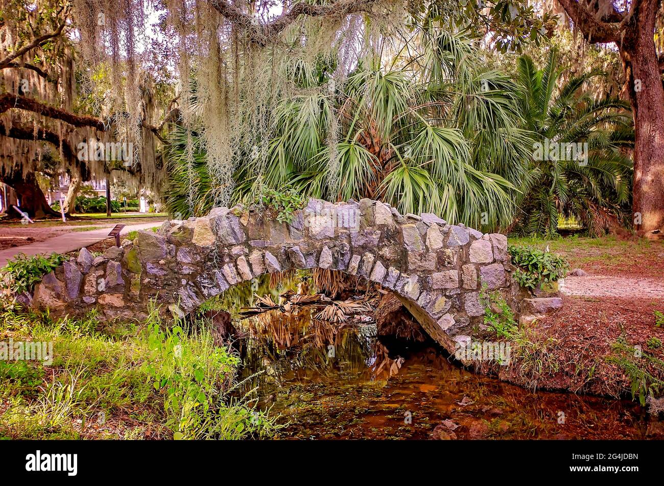 Goldfish Bridge porta a Goldfish Island nel New Orleans City Park, 14 novembre 2015, a New Orleans, Louisiana. Foto Stock