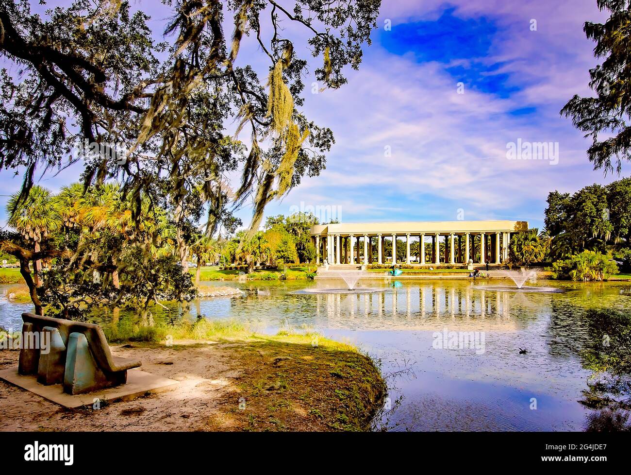 L'Isola dei pesci rossi è raffigurata di fronte al Peristyle nel New Orleans City Park, 14 novembre 2015, a New Orleans, Louisiana. Foto Stock