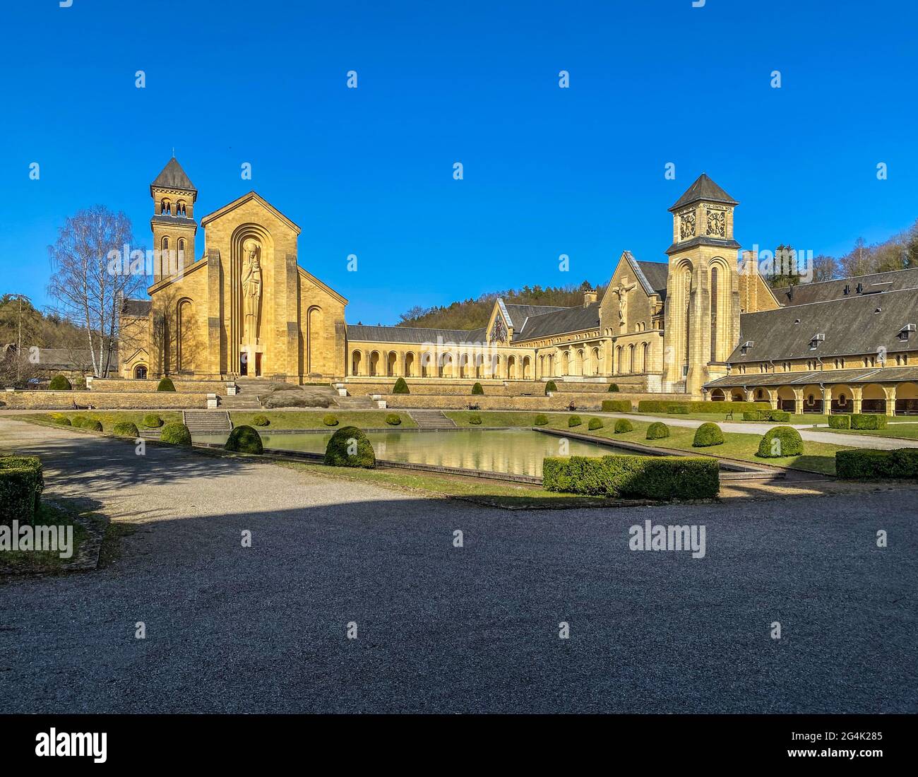 Abbazia di Orval cistercense Trappista o Abbaye Notre-Dame d'Orval, birra Trappista, Villers-devant-Orval, Lussemburgo, Belgio Foto Stock