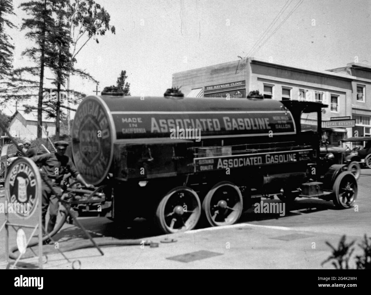 Trasporto / trasporto, auto, camion, camion cisterna della società petrolifera associata, Hayward, DIRITTI-AGGIUNTIVI-AUTORIZZAZIONE-INFORMAZIONI-NON-DISPONIBILE Foto Stock