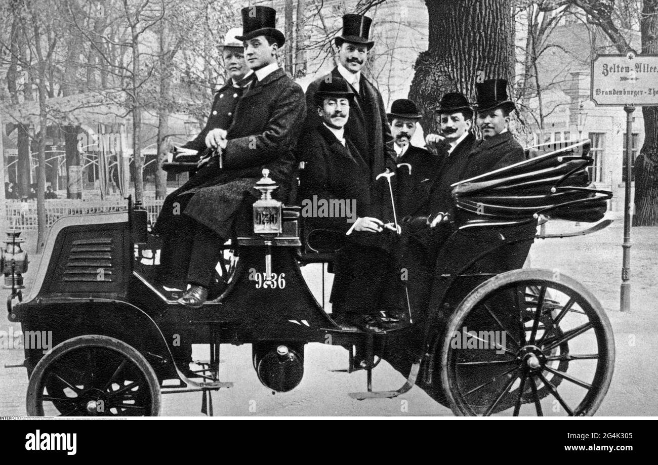 Trasporto / trasporto, auto, taxi, prova su strada della prima carrozza hackney a Berlino, 1903, DIRITTI-AGGIUNTIVI-AUTORIZZAZIONE-INFORMAZIONI-NON-DISPONIBILE Foto Stock