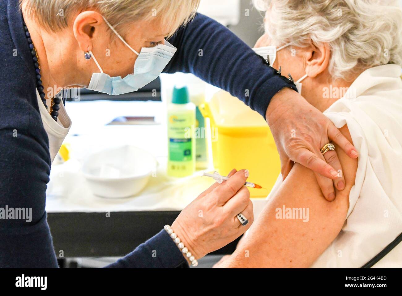Rouen (Francia settentrionale) il 7 febbraio 2021: Campagna di vaccinazione contro COVID 19 per i residenti in case di cura a "Les Faienciers", priorit di prima fase Foto Stock