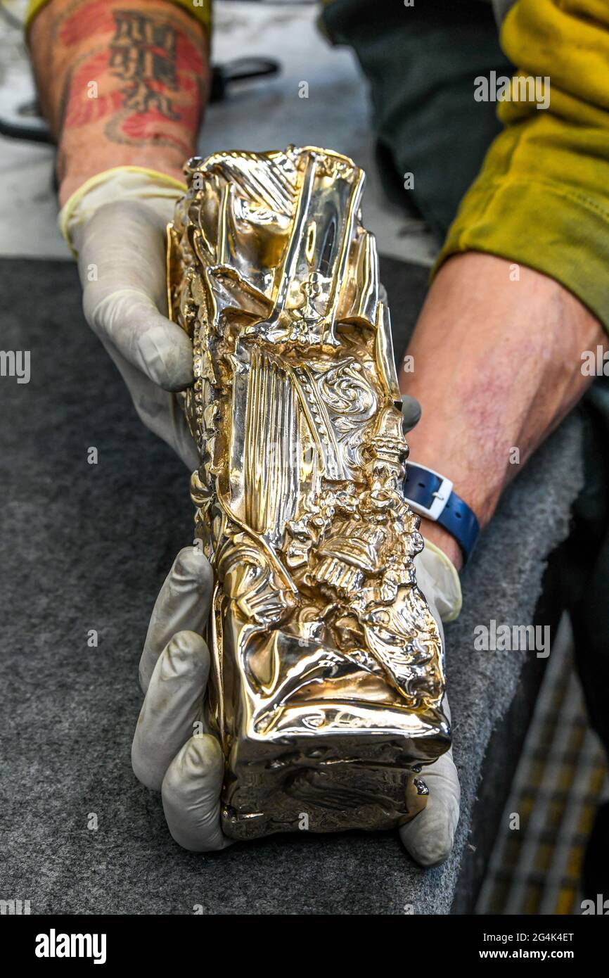 La fonderia d'arte Bocquel a Grainville Bocquel Ymauville, dove vengono prodotti i trofei francesi Cesar Award Foto Stock