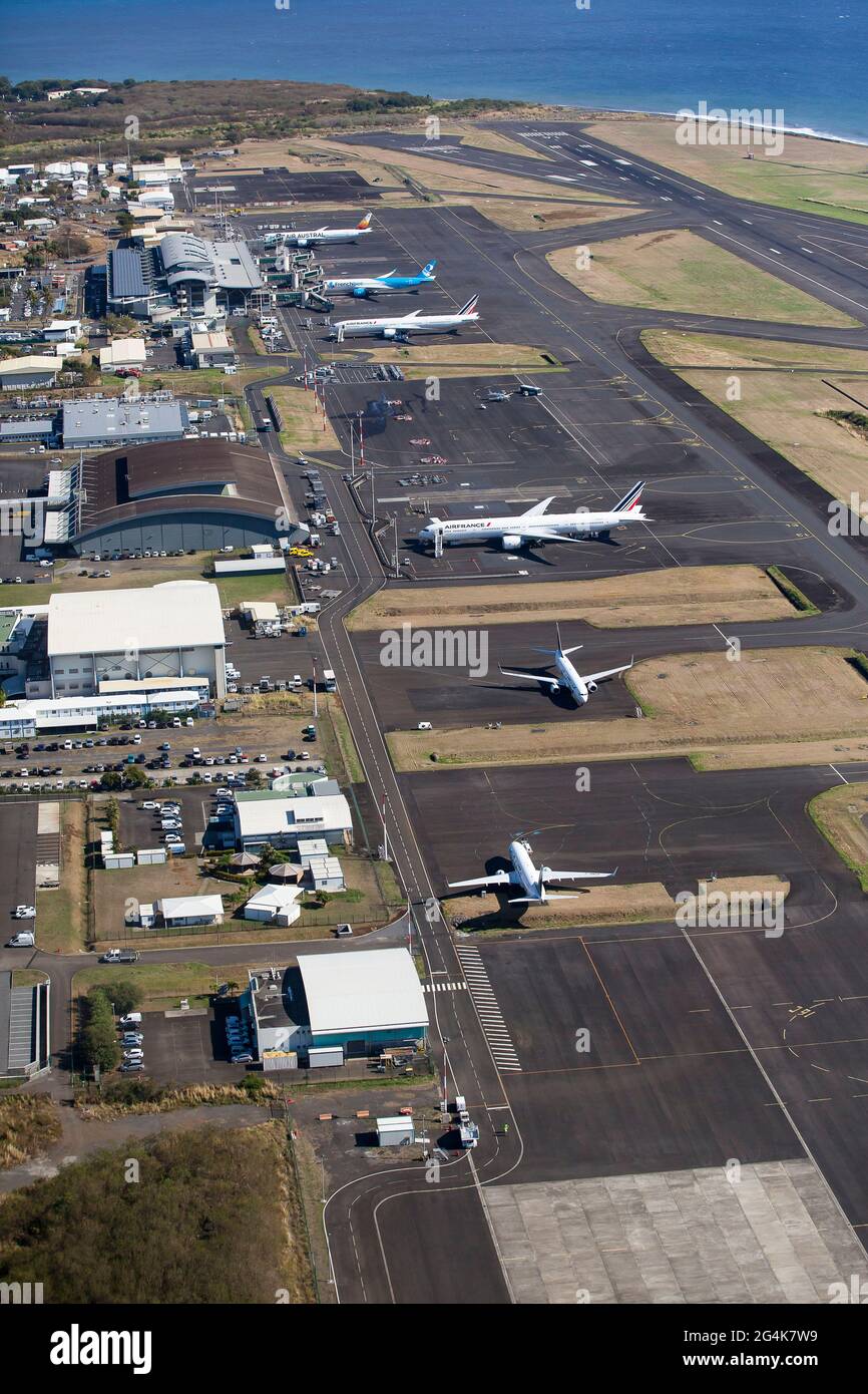 Isola di Reunion: Vista aerea dell'aeroporto Roland Garros vicino a Saint Denis Foto Stock