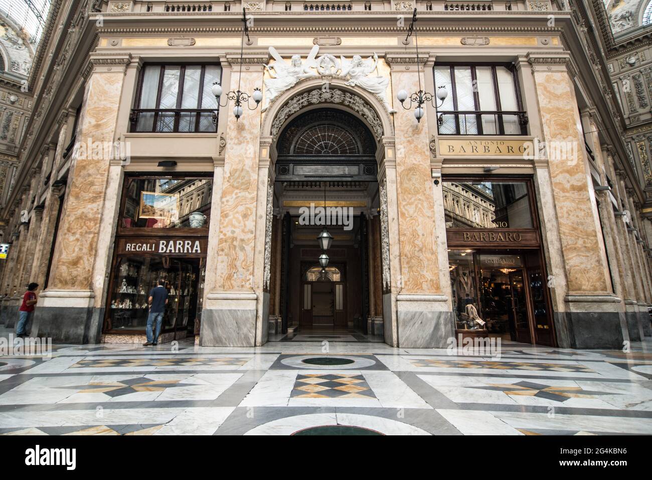 Ingressi di un edificio in Galleria Umberto, Napoli, Campania, Italia, Europa Foto Stock