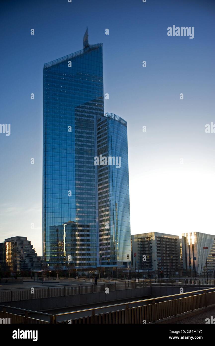 FRANCIA, HAUTS-DE-SEINE, PUTEAUX, LA DEFENSE, QUARTIERE DEGLI AFFARI, PRIMA TORRE Foto Stock