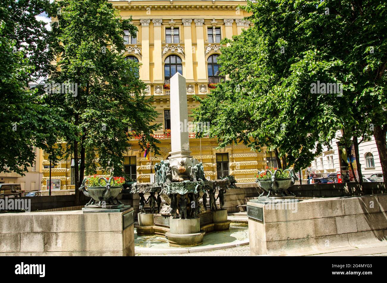 Vienna 3° distretto comunale di Saint Charles Borromeo (Karl-Borromäus-Platz) Foto Stock