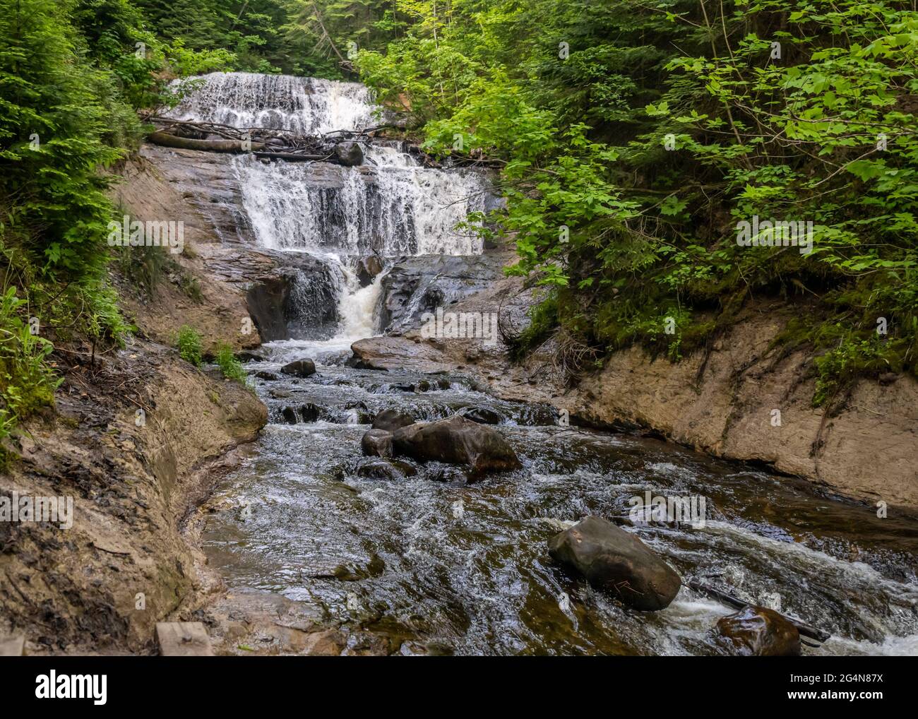 Sable Falls e Creek, nella pictured Rocks National Lakeshore, Michigan Foto Stock