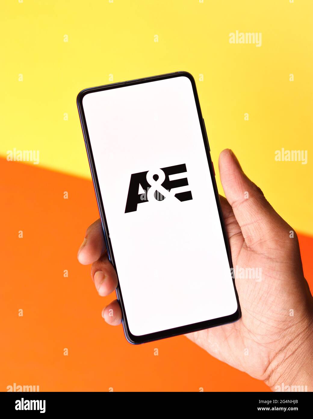 Logo a ed e Network sull'immagine stock dello schermo del telefono. Foto Stock