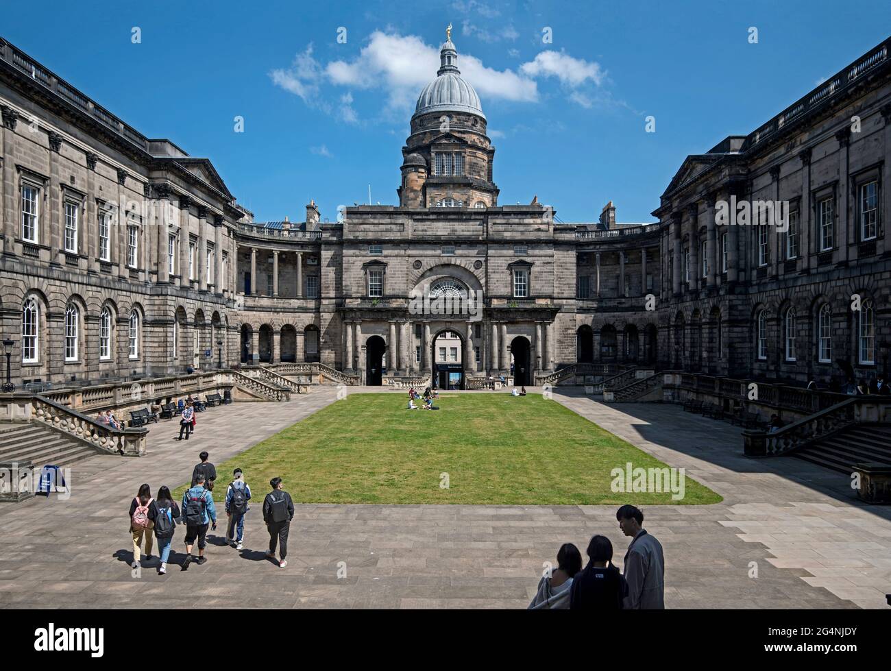 La quadrupla del vecchio collegio, parte dell'Università di Edimburgo. Progettato da Robert Adam e iniziata nel 1789. Foto Stock