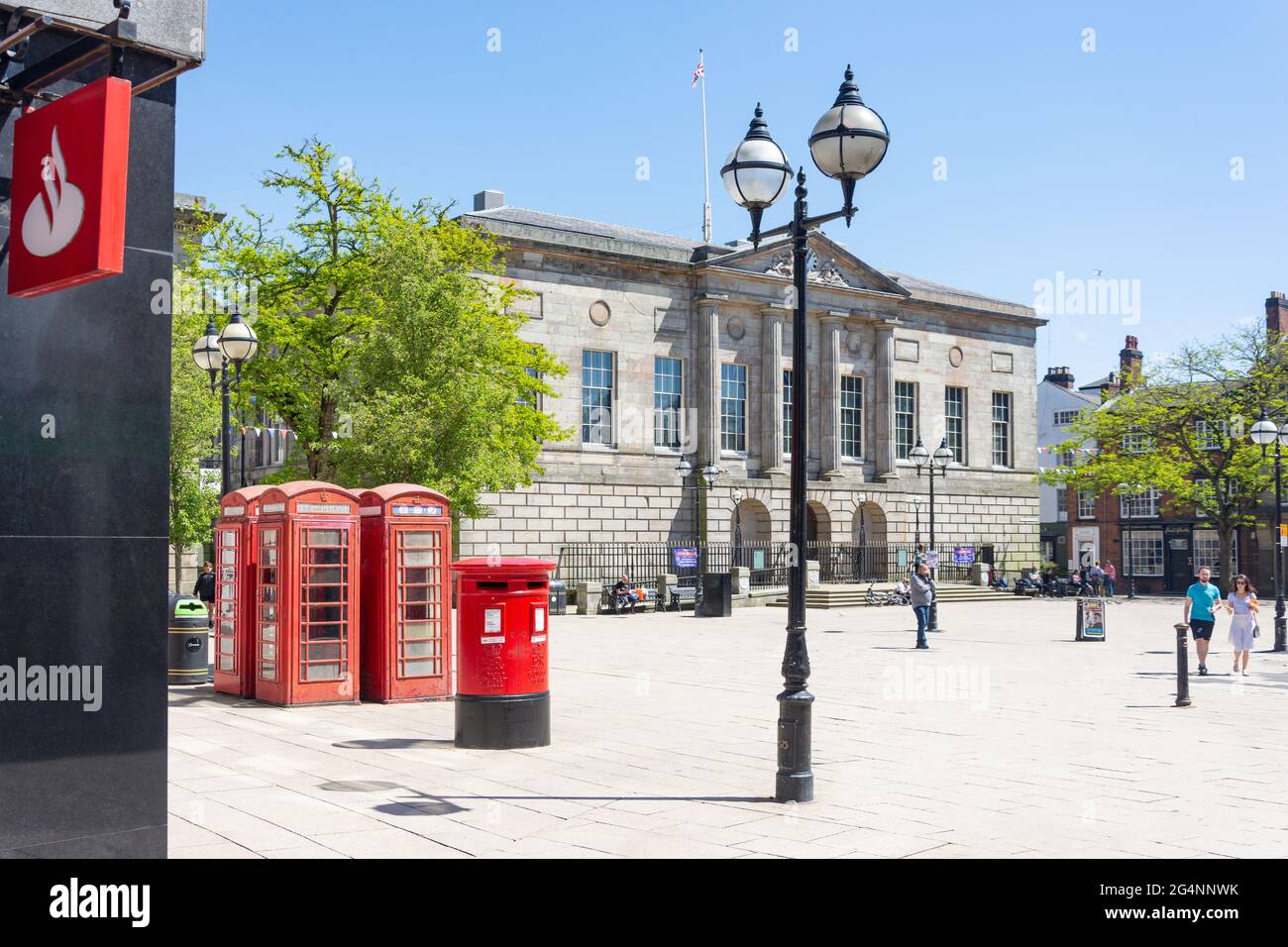 Market Square, Stafford, Staffordshire, Inghilterra, Regno Unito Foto Stock