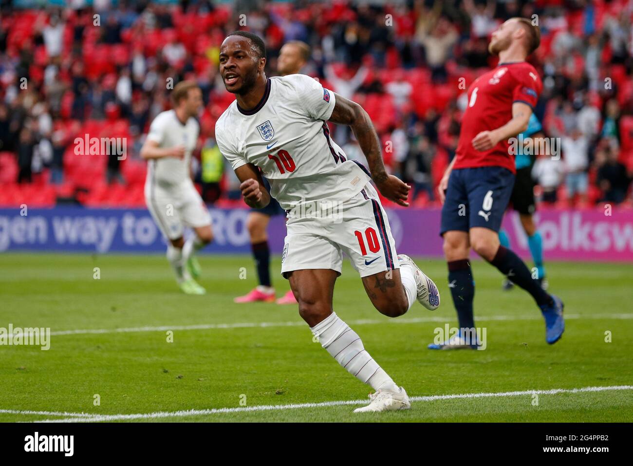 Londra, Gran Bretagna. 22 Giugno 2021. Il Raheem Sterling dell'Inghilterra festeggia il 22 giugno 2021 durante la partita del Gruppo D tra l'Inghilterra e la Repubblica Ceca all'UEFA EURO 2020 di Londra, Gran Bretagna. Credit: Han Yan/Xinhua/Alamy Live News Foto Stock