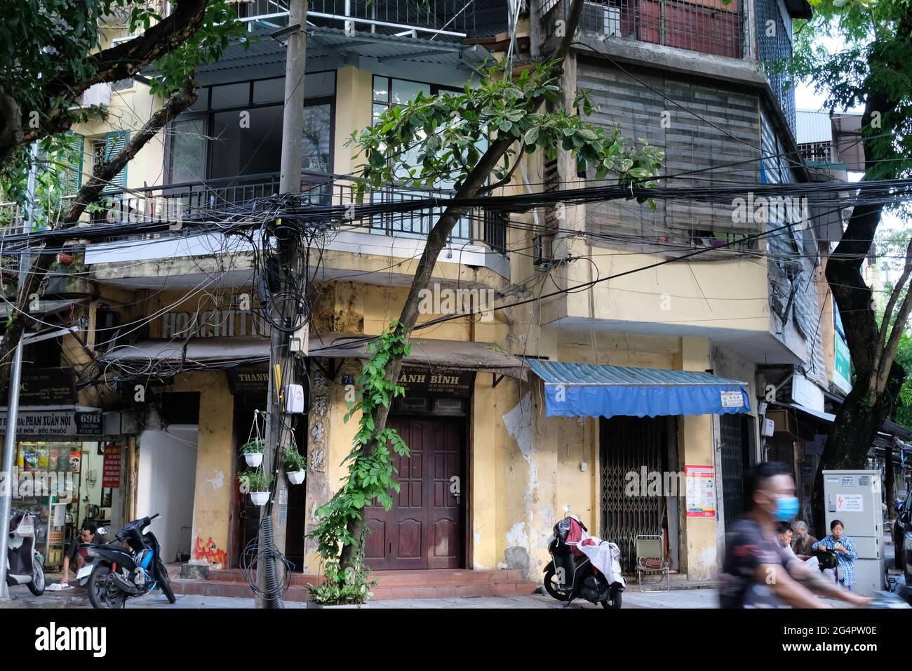 Vecchia strada di Hanoi Vietnam Foto Stock