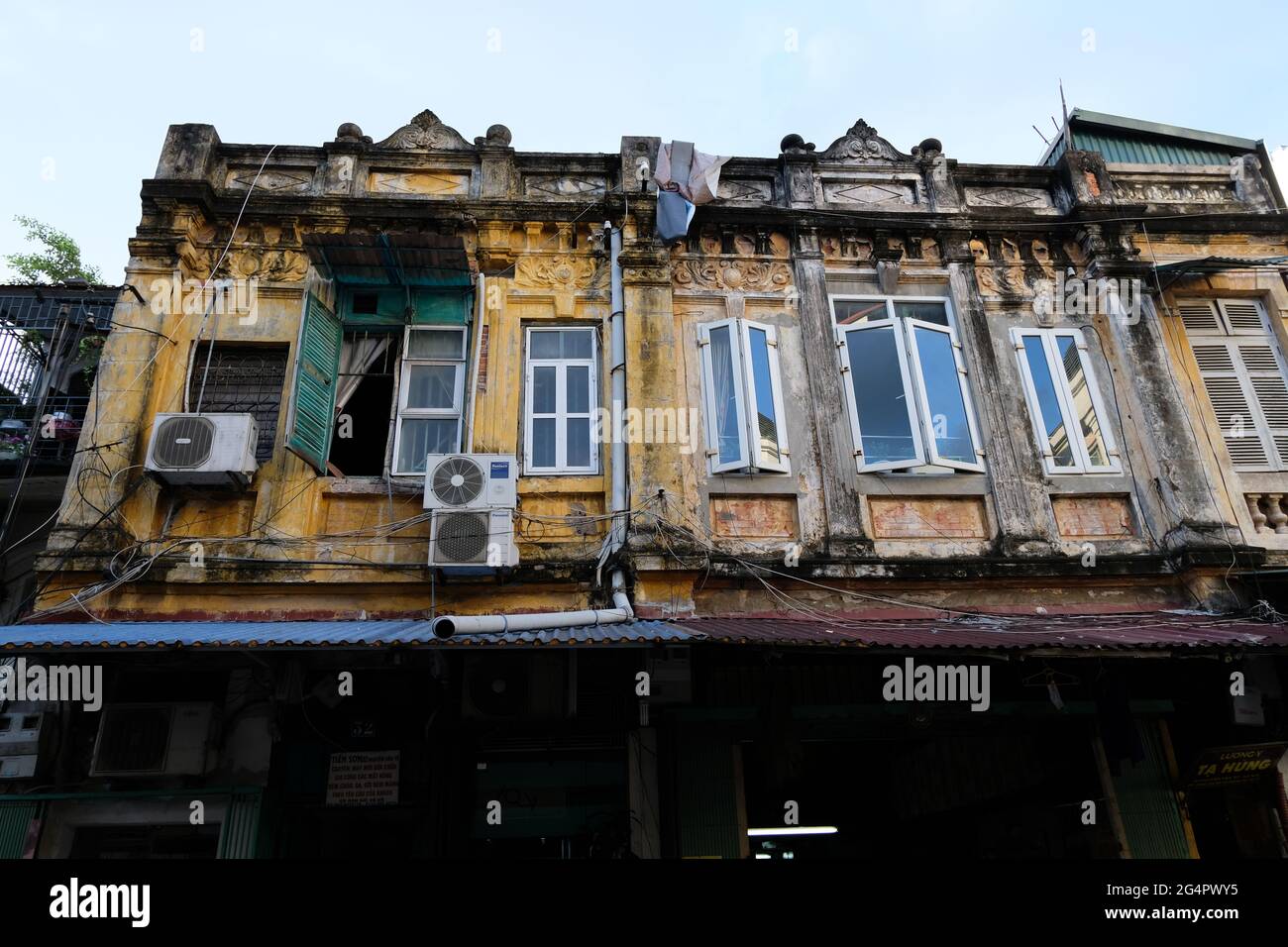 Vecchia strada di Hanoi Vietnam Foto Stock