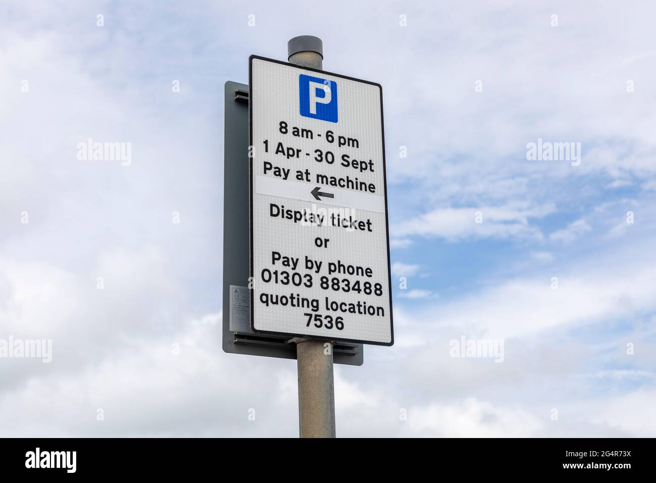 Un cartello con su scritto Prince’s Parade, Hythe, Kent. Foto Stock