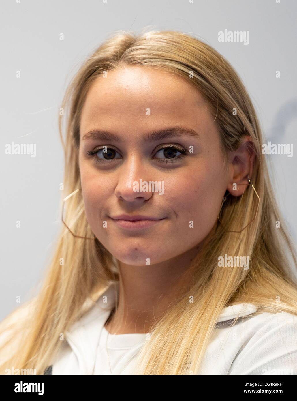 Isabelle Thorpe durante la sessione di kitting out per le Olimpiadi di Tokyo 2020 al Birmingham NEC, UK. Data immagine: Martedì 22 giugno 2021. Foto Stock