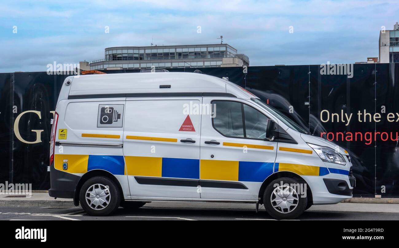 Un pulmino con autovelox Go Safe parcheggiato sul North Quays a Dublino, Irlanda. Lavorando per conto della polizia, i furgoni monitorano le violazioni della velocità. Foto Stock