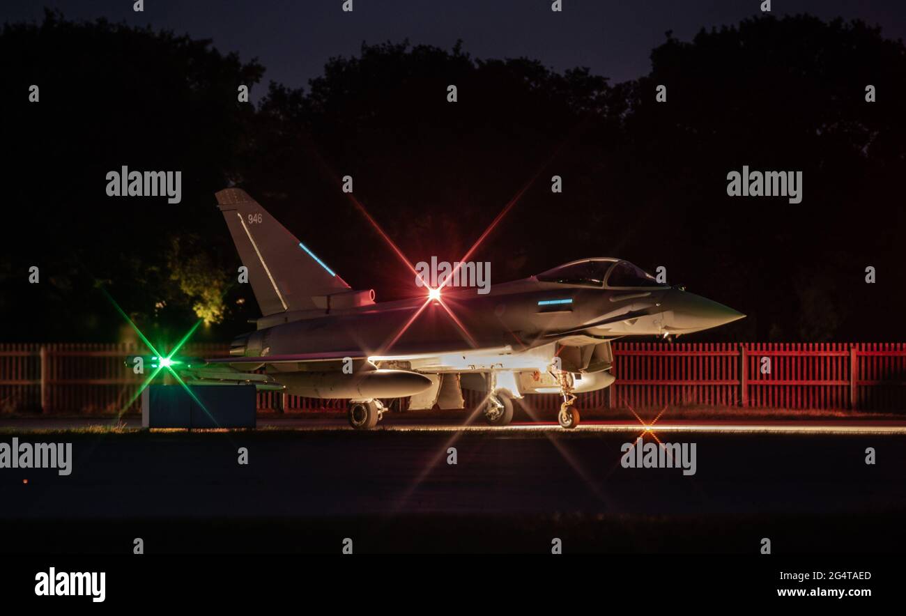 RAF Eurofighter Typhoon FGR4 Night Ops al RAF Coningsby Foto Stock