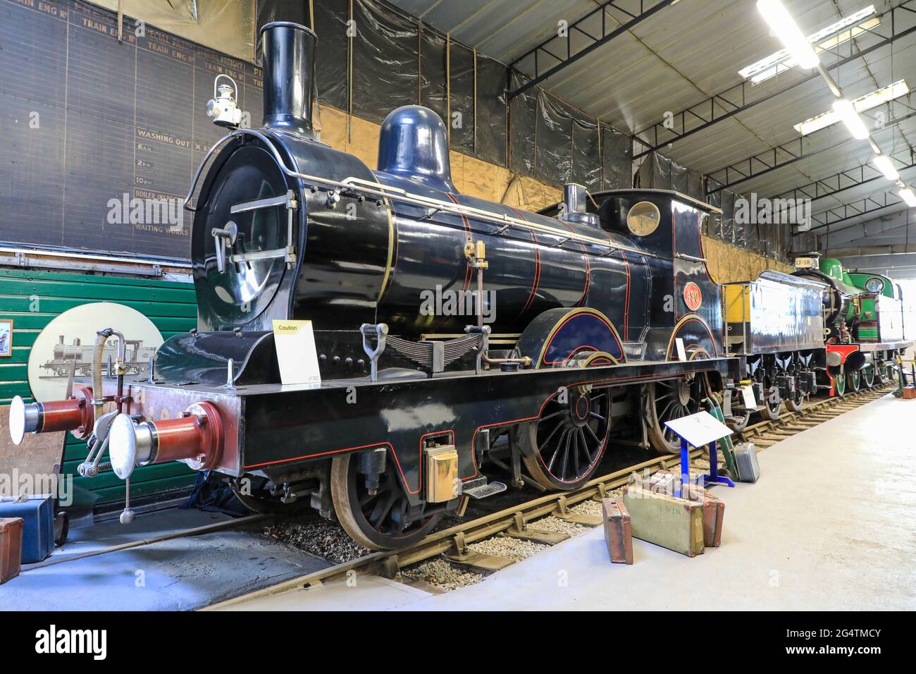 Una locomotiva a vapore conservata, Great Eastern Railways classe T26 numero 490, al Bressingham Steam Museum, Bressingham, Diss, Norfolk, Inghilterra, REGNO UNITO Foto Stock