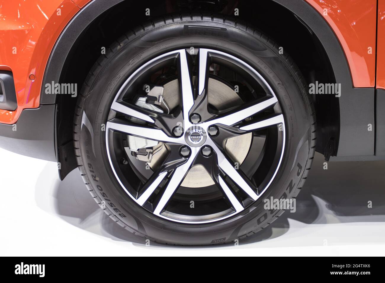 Nonthaburi Thailandia -2 aprile 2021:- Chiudi la ruota della Volvo a Motor Expo 2021, Thailandia Foto Stock