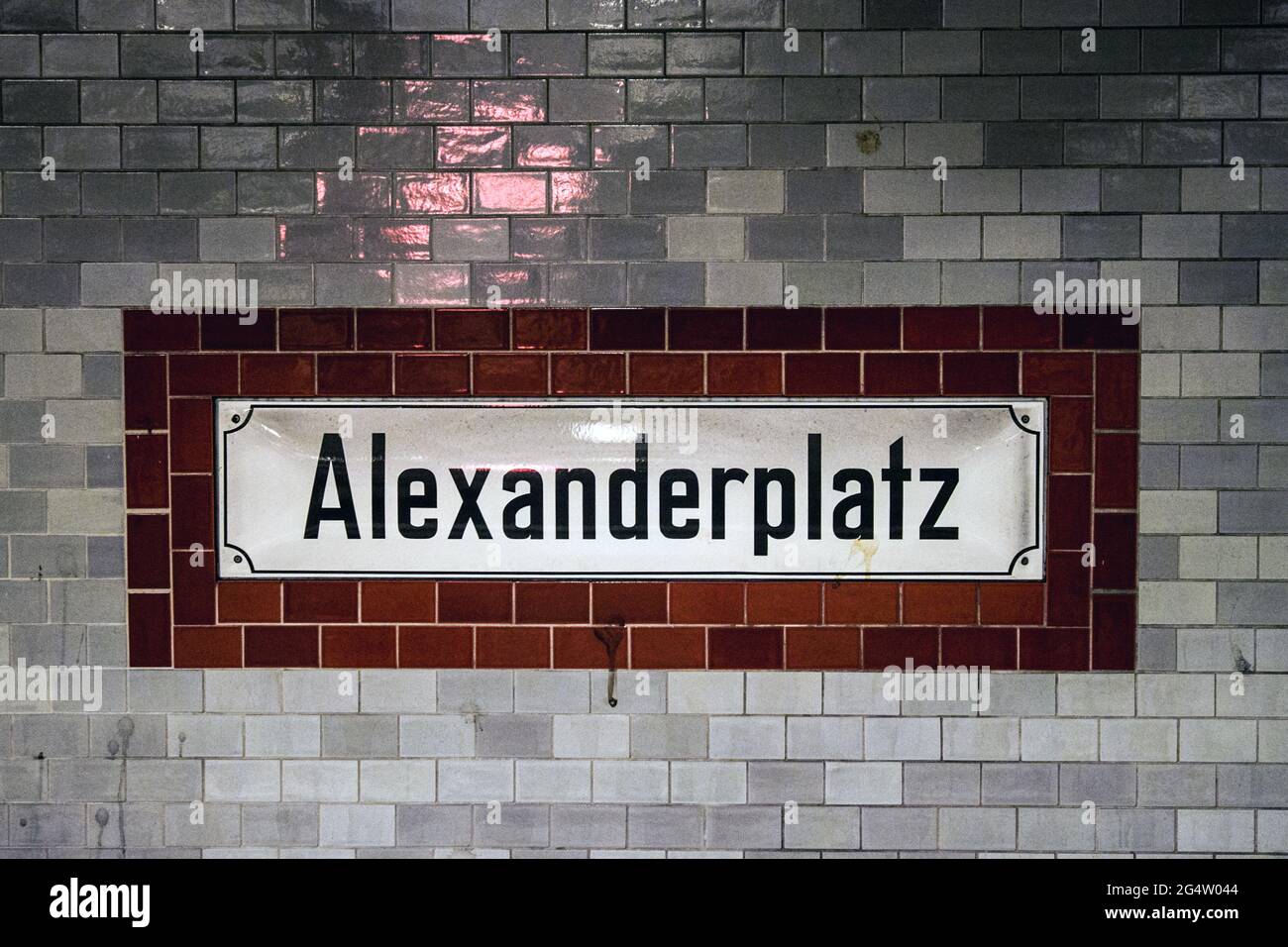 Stazione della metropolitana Alexanderplatz a Berlino, Germania Foto Stock