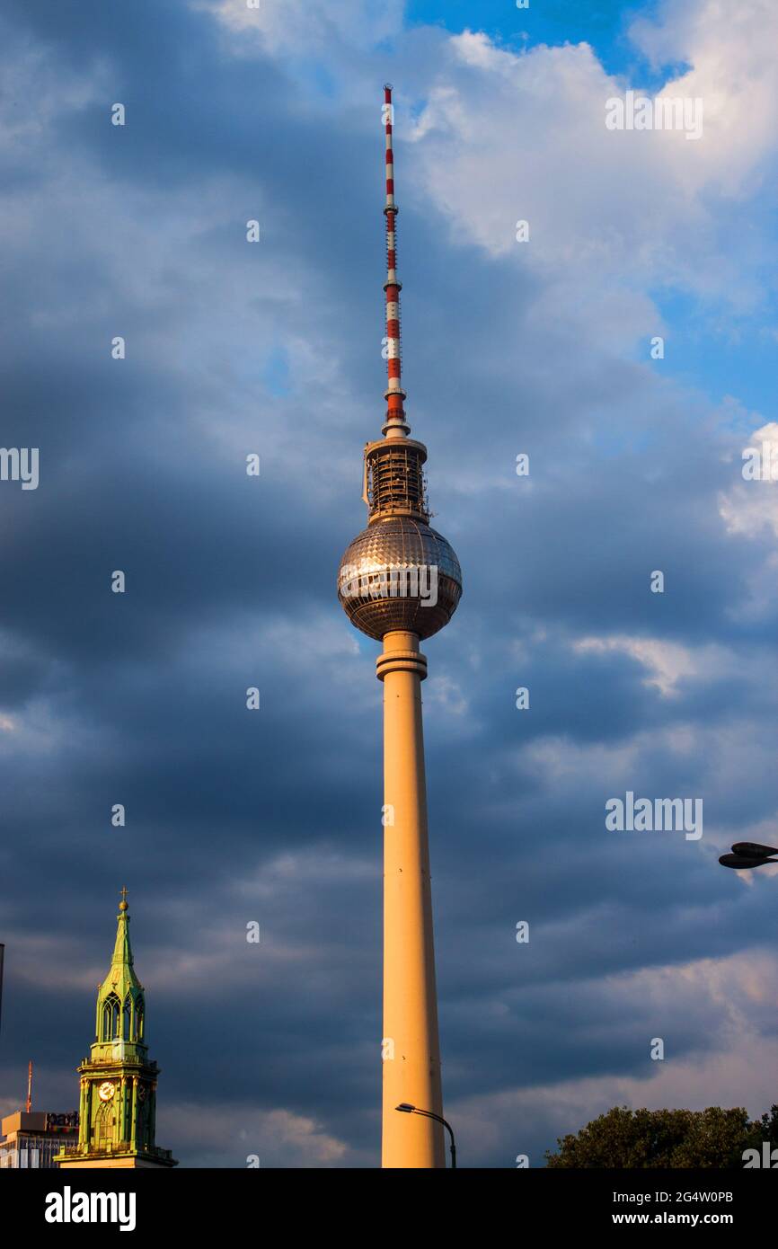 Torre della televisione (Fernsehturm), Berlino, Germania Foto Stock