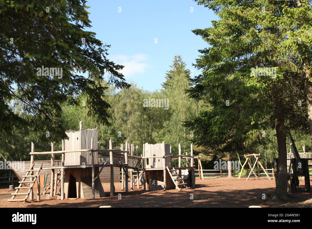 Parco giochi per bambini presso Alice Holt Forest, Alton, Surrey, Regno Unito, estate 2021 giugno Foto Stock
