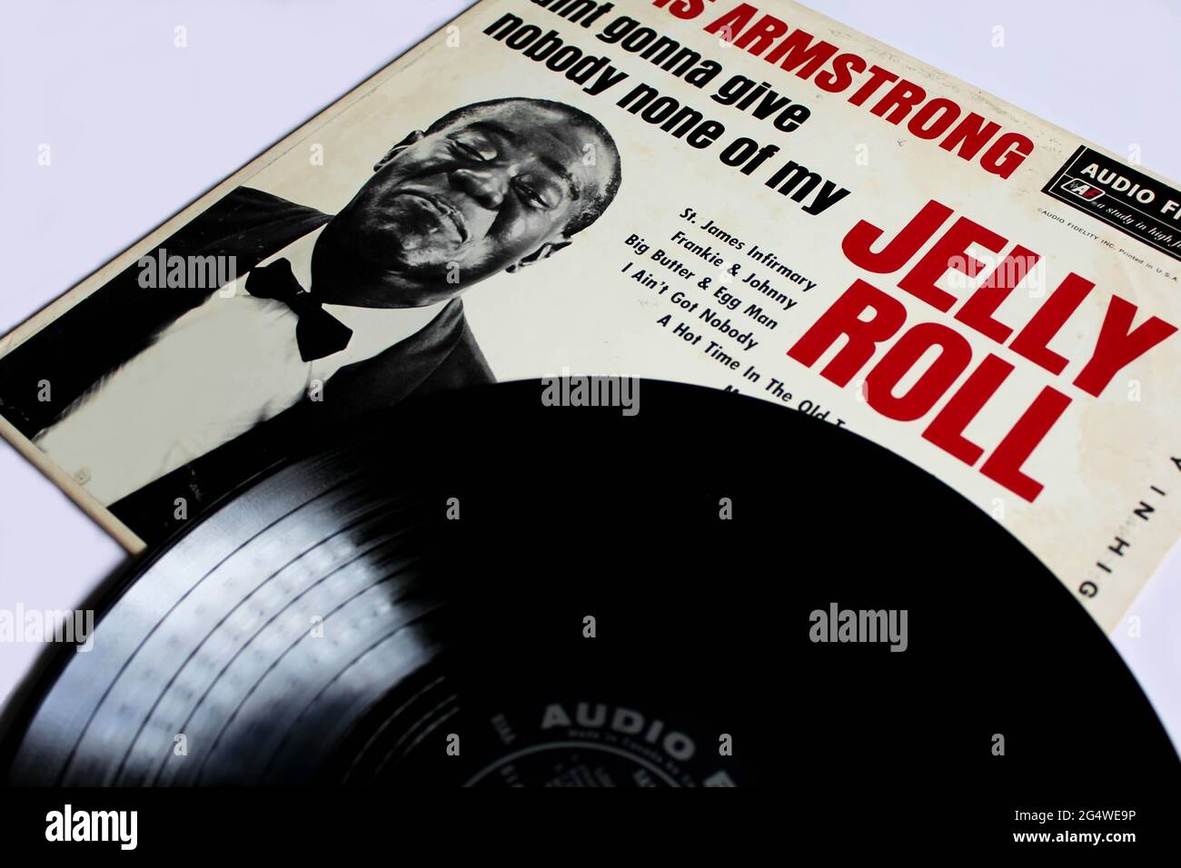 Disco, Jazz e blues artista Louis Armstrong album musicale su disco LP con dischi in vinile. Intitolato: Ai't gonna Give None of My Jelly Roll copertina album Foto Stock