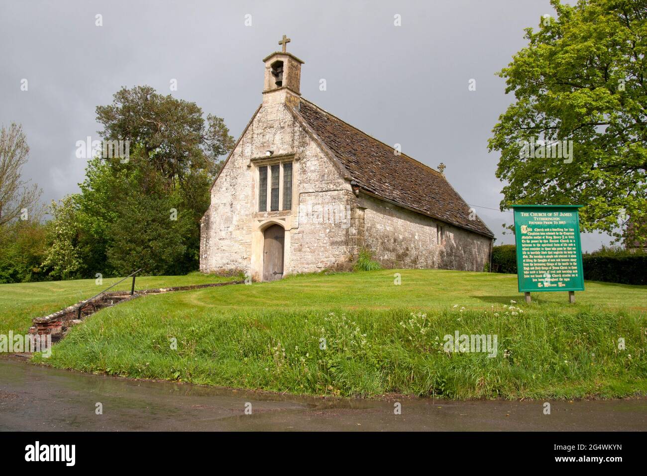 Antica chiesetta di San Giacomo (1083), Tithherington, Wylye Valley, Warminster, Wiltshire, Inghilterra Foto Stock