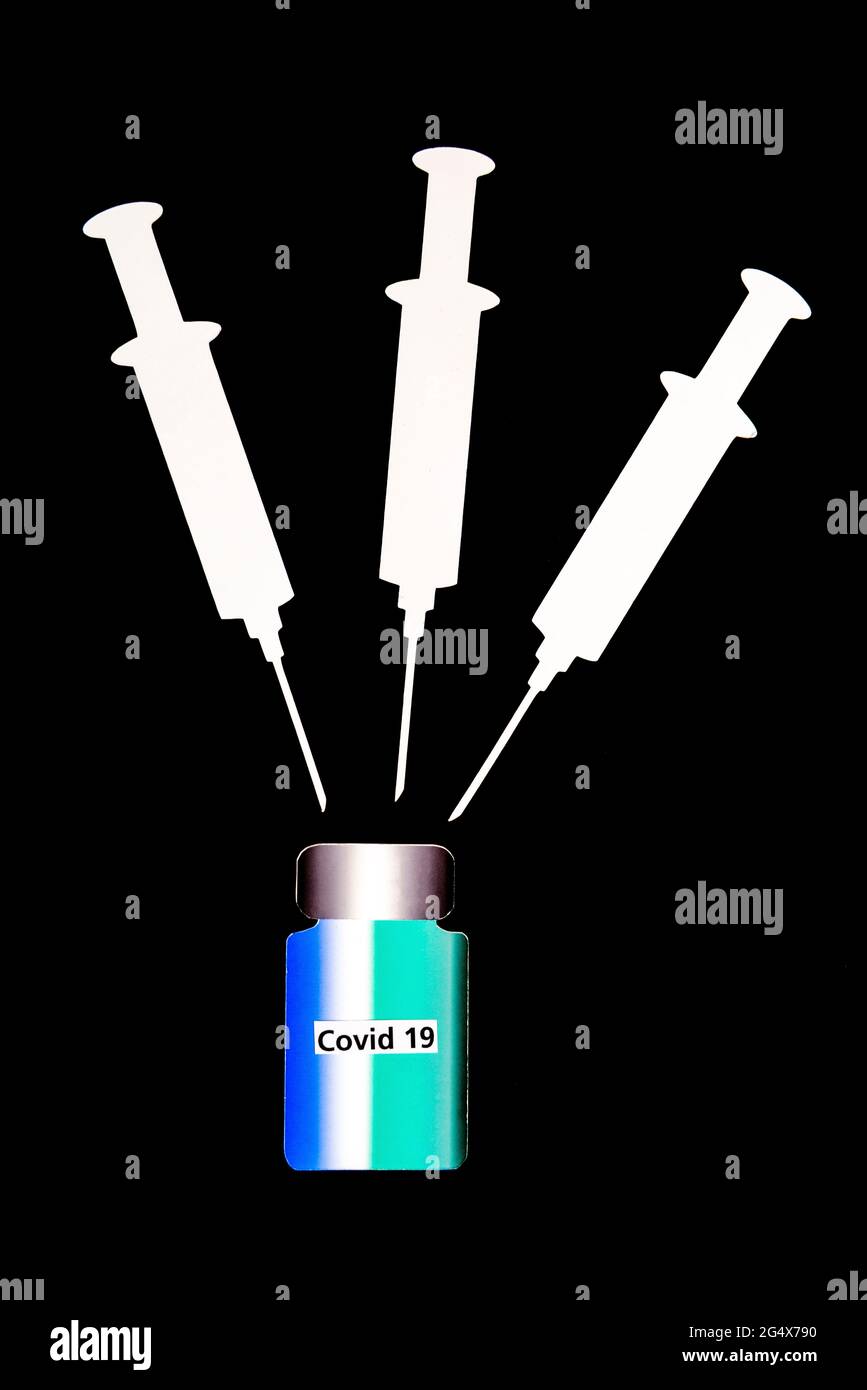 Forature in carta 2D di siringhe da blankÂ e flacone di vaccino Foto Stock