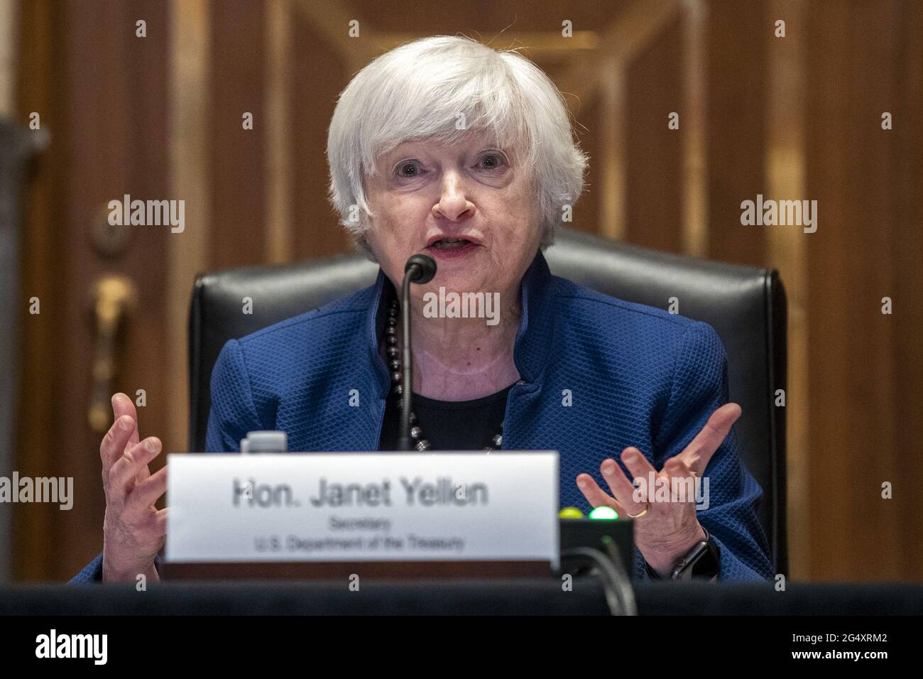 Il Segretario DEL Tesoro DEGLI STATI UNITI Janet Yellen testimonia durante un'audizione della sottocommissione per gli stanziamenti del Senato per esaminare la richiesta di bilancio dell'anno fiscale 2022 per il Dipartimento del Tesoro di Capitol Hill, a Washington, DC, USA, il 23 giugno; 2021. Foto di Shawn Thew/Pool/ABACAPRESS.COM Foto Stock