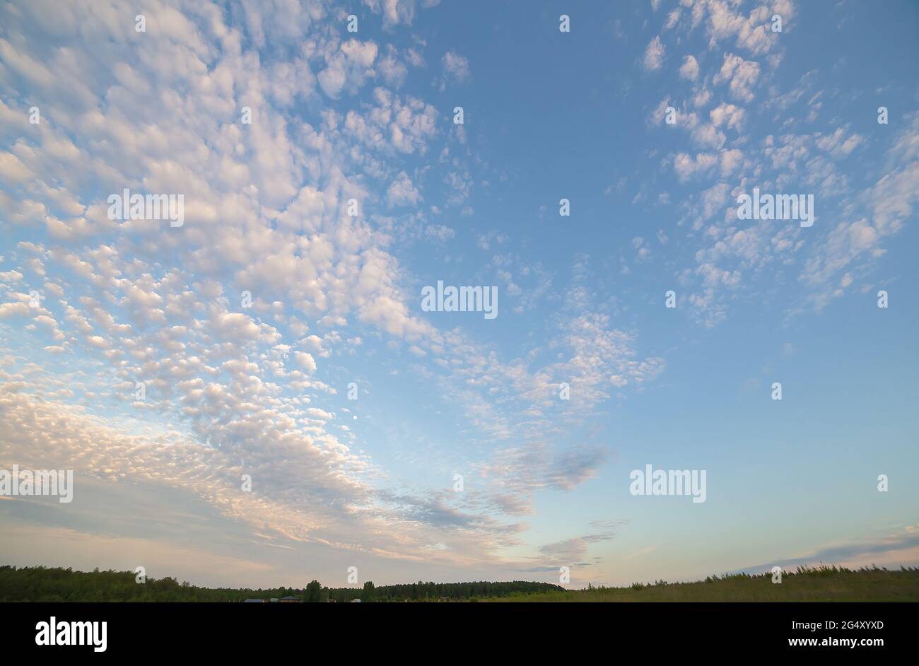Sky clear blue white clouds dawn twilight sunrise immagini e